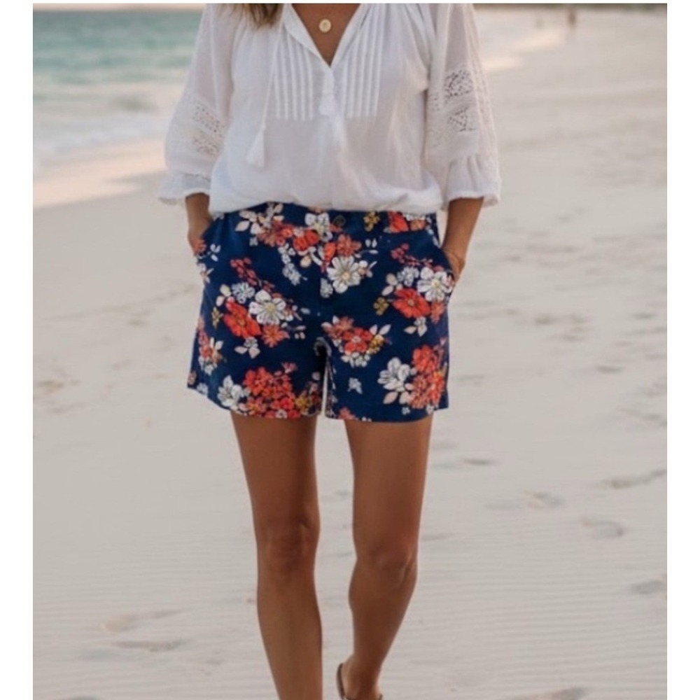 Lands End Womens 16P Navy Blue Floral Mid Rise Chino Shorts Stretch Cotton